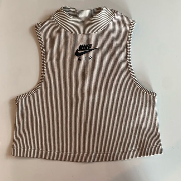 Nike Top - Picture 2 of 6